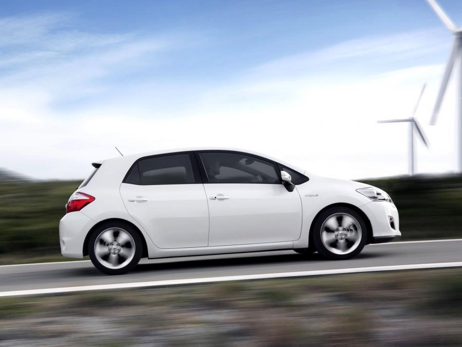  Toyota Auris HSD 2010 года  (UK) (фото 13 из 29)